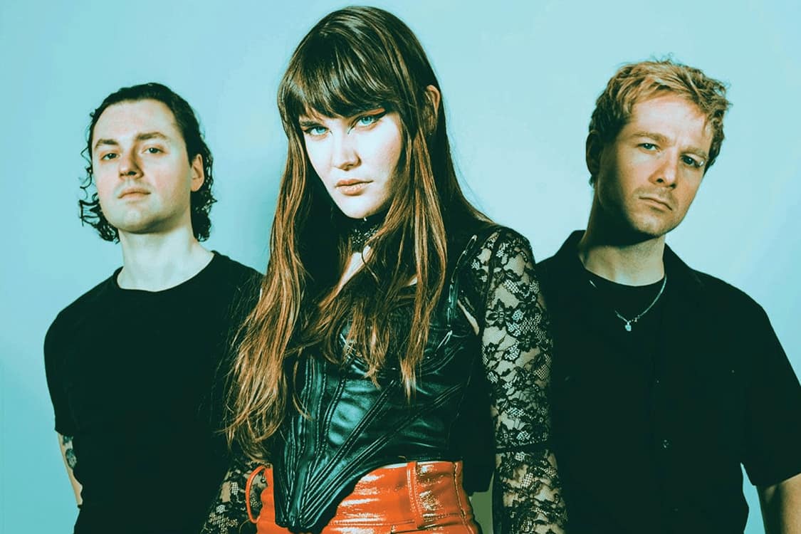 Calva Louise: identidad, distorsión y narrativa global desde Londres hacia Latinoamérica